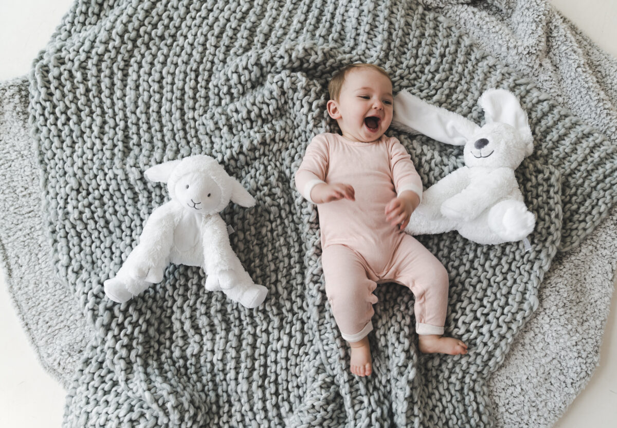 Idool Ijsbeer opblijven Zacht speelgoed: stimuleer de ontwikkeling van je baby! - Prénatal Blog